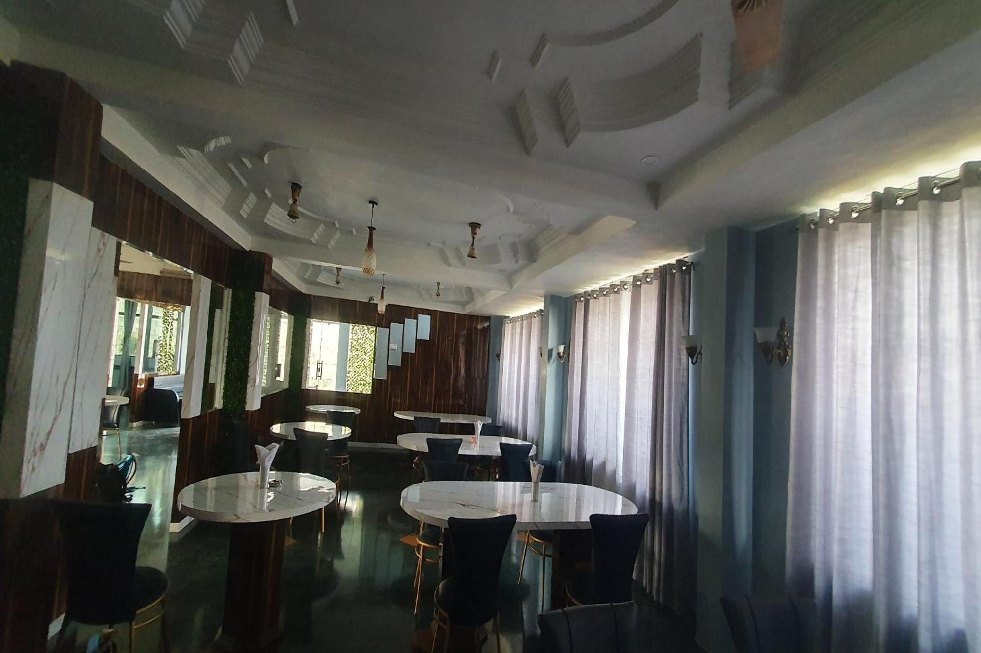 Oyo Hotel Rajshree Akolia Exterior foto