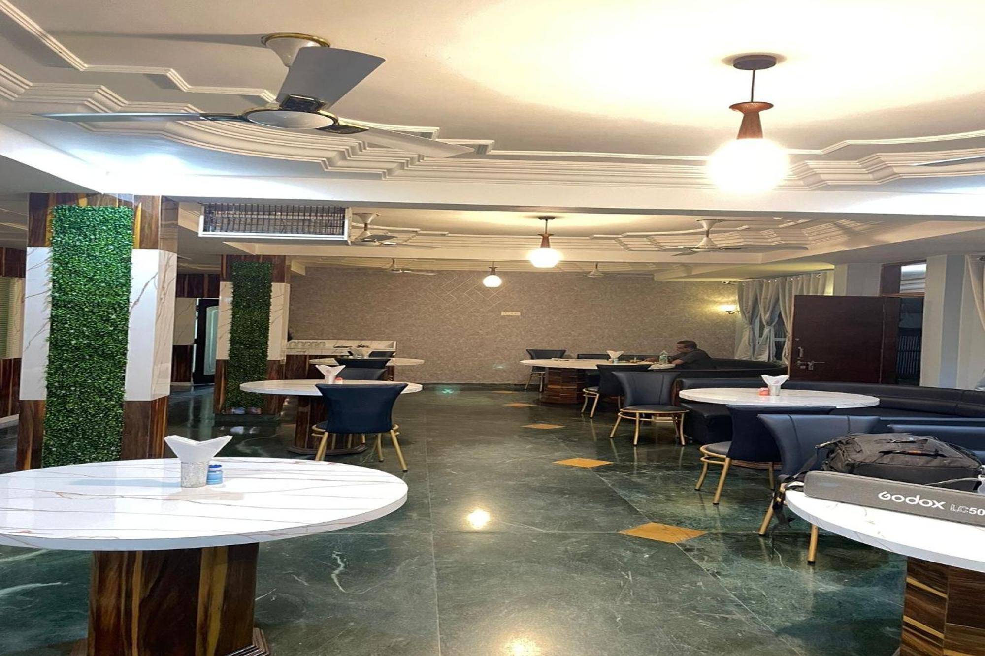 Oyo Hotel Rajshree Akolia Exterior foto